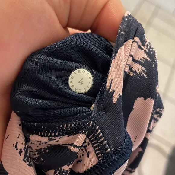 Lululemon cropped leggings - Picture 9 of 9